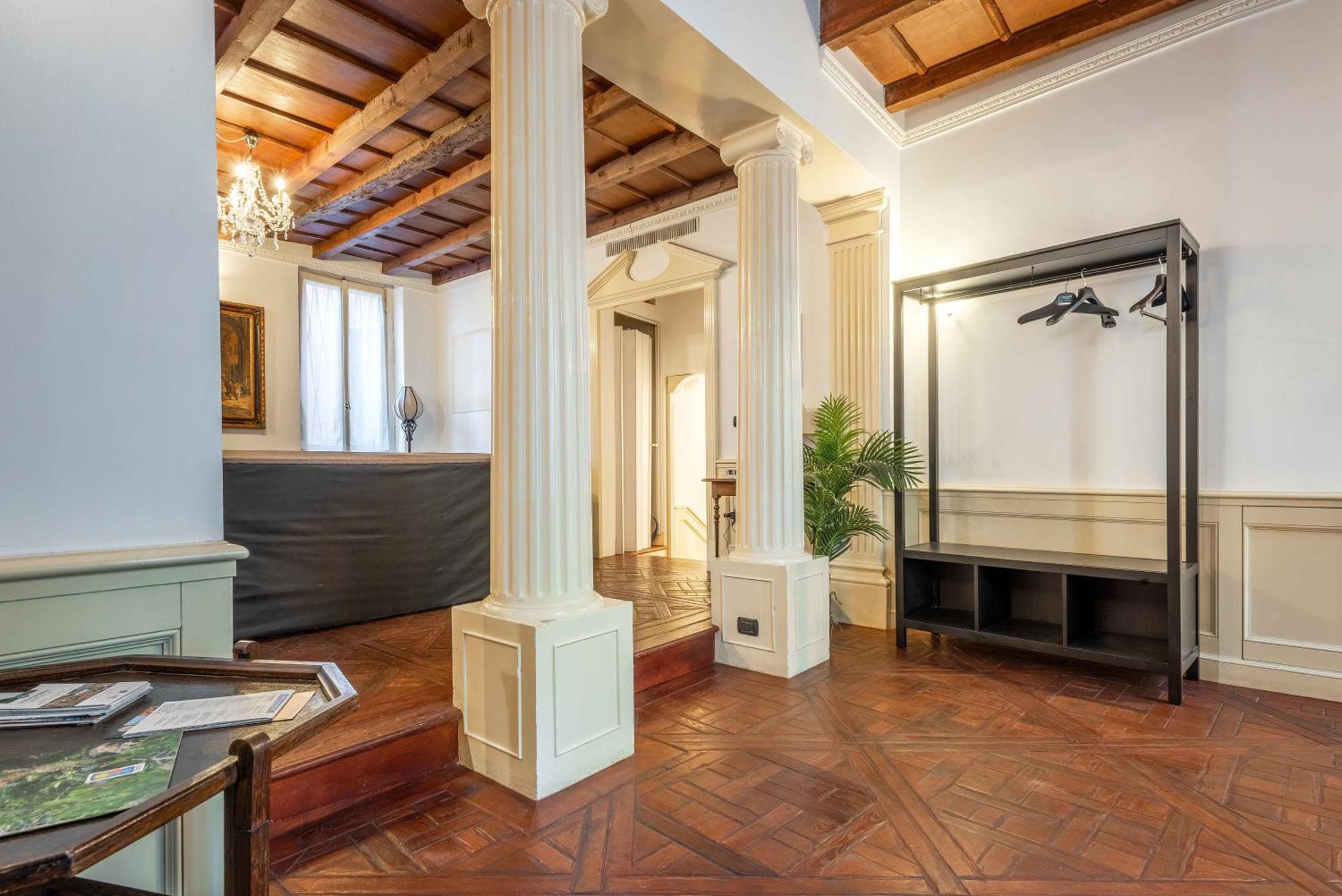 Exclusive 4 Bedrooms Near Duomo * Milan
